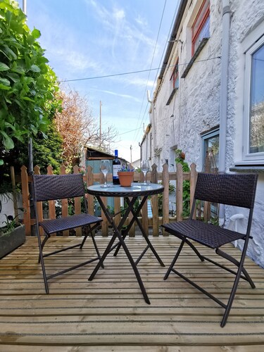 Beautifully presented former Fishermans Cottage and Pet Friendly 
