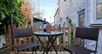 Beautifully presented former Fishermans Cottage and Pet Friendly