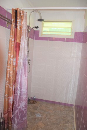 Handtücher, Seife, Toilettenpapier