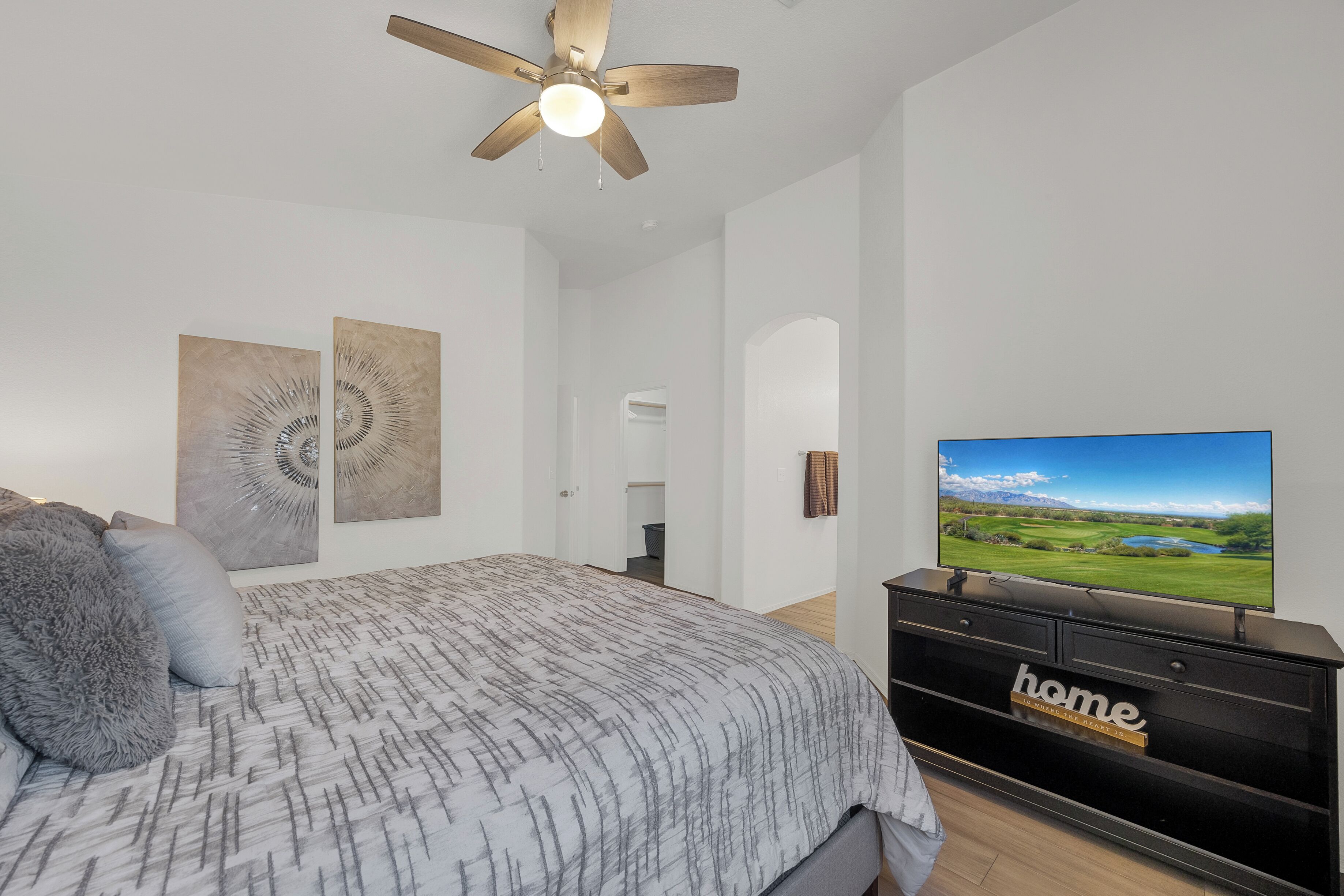 3 bedrooms, desk, iron/ironing board, free WiFi