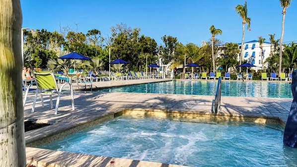 Pool - Island Time | Ocean Pointe 1207 | Oceanfront 2BR Condo in Key Largo (Tavernier)