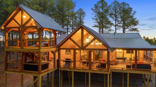 Heavenly Pines Cabin- Couples or Family, Entertaining Areas, Pool table, Hot Tub
