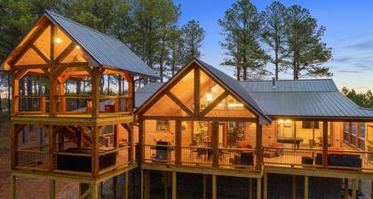 Heavenly Pines Cabin- Couples or Family, Entertaining Areas, Pool table, Hot Tub