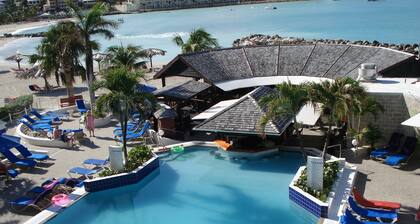 Royal Palm Beach Resort, fully remodeled in 2021, in Simpson Bay.