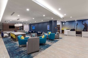 Lobby - La Quinta Inn & Suites by Wyndham Round Rock near Kalahari (Round Rock)