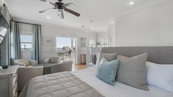 5 bedrooms, desk, iron/ironing board, travel crib