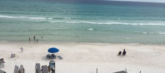 Mermaids Retreat 30A 🧜🏻‍♀️ STEPS to Beach Access, Pvt Heated Pool, Gulf Views, Bikes