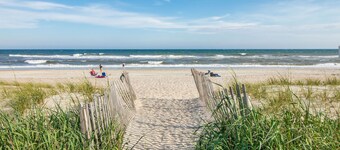 OCEANFRONT, Ocean Club Resort, Heated Pool, Hot Tub. Cleaning & Linens Included!