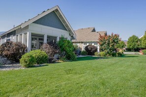 Exterior - Syrah Cottage on Osoyoos Lake #130 (Osoyoos)
