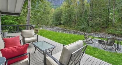 Snoqualmie River Retreat
