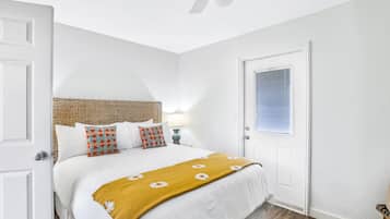 1 bedroom, iron/ironing board, internet, bed sheets