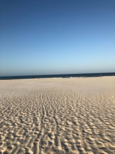 Sea Turtle Beach Cottage
2/2 with bikes and pool