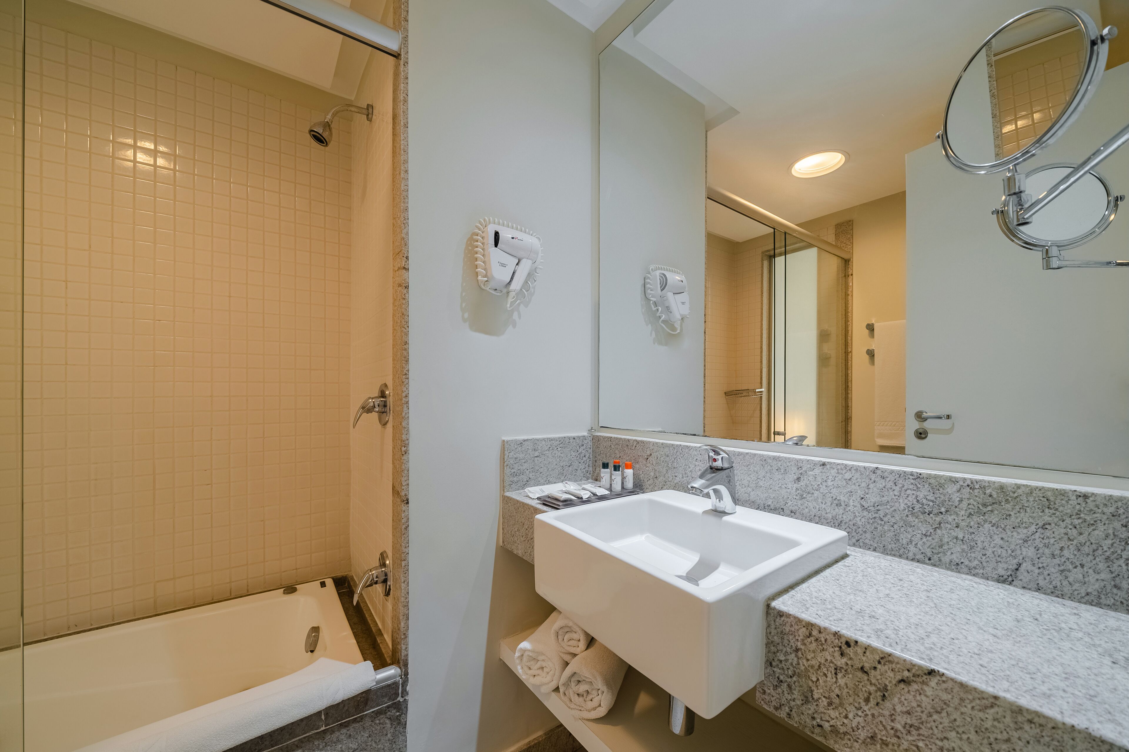 deluxe room, 1 king bed | in-room safe, desk, laptop workspace, free cots/infant beds