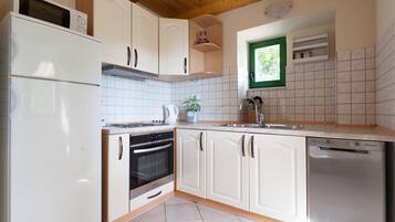 Réfrigérateur, micro-ondes, four, lave-vaisselle