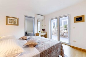 4 habitaciones, tabla de planchar con plancha y wifi gratis 