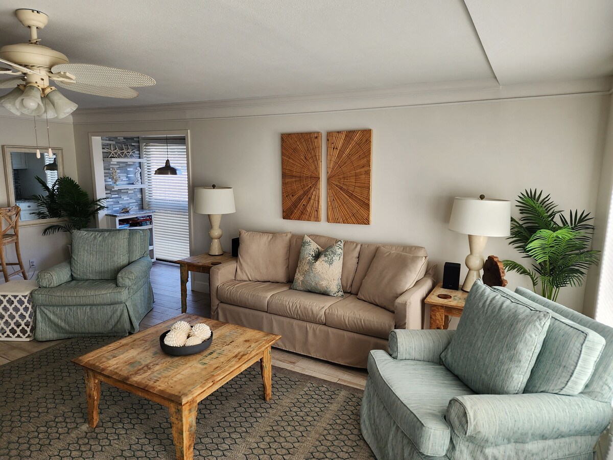 Photo 3 of Sandpiper Cove unit 1148, Gulf Front 3 night min