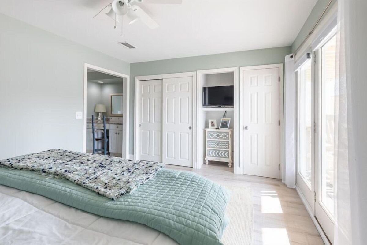 Photo 16 of Sandpiper Cove unit 1148, Gulf Front 3 night min