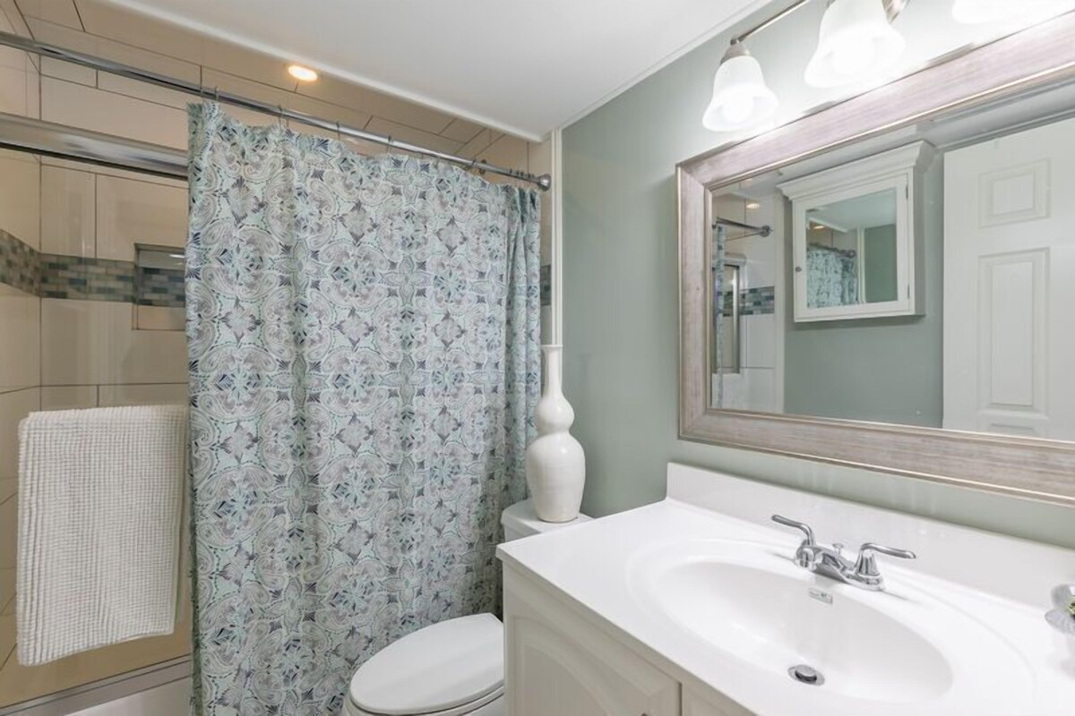 Photo 21 of Sandpiper Cove unit 1148, Gulf Front 3 night min