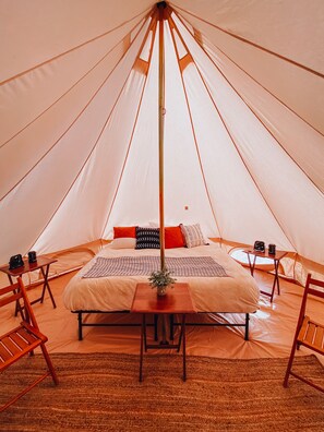 King Tent With Shared Bathroom | Down comforters, individually decorated, individually furnished - Wander Camp Bryce Canyon - Escalante (Tropic)