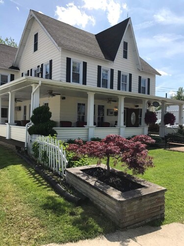 New Remodel |Close Lake&Park|Wine Country|Family/Pet Friendly|A/C|Wi-FiCable