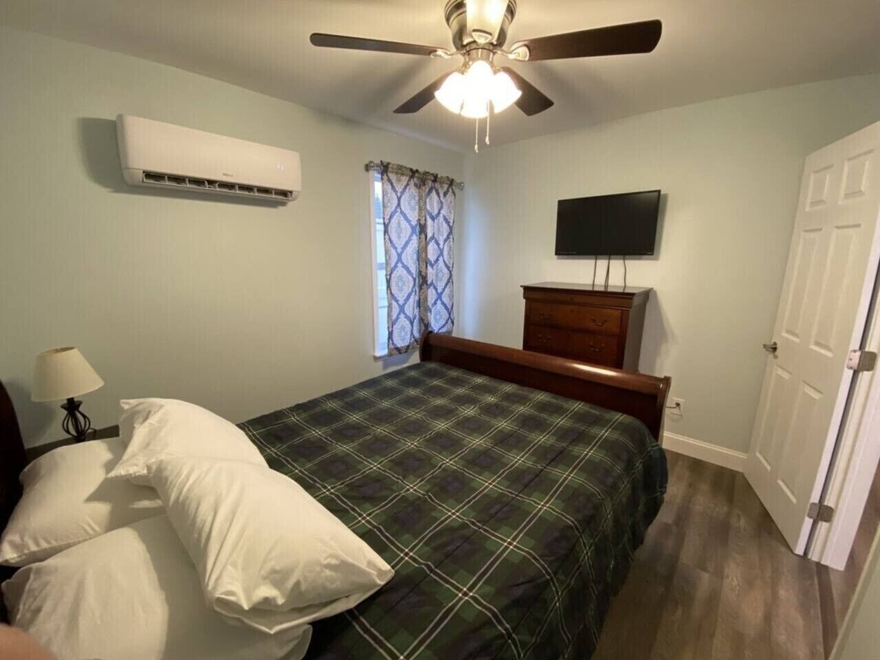 Wifi gratis y ropa de cama