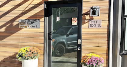 One block to Moab shops and restaurants closest condos to downtown