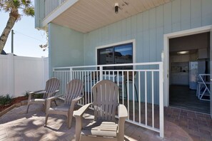 Unclassified image, 4 of 11, button