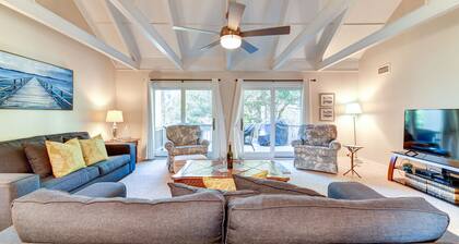 NEW LISTING***Southern Charm Villa *** Beautifully Updated