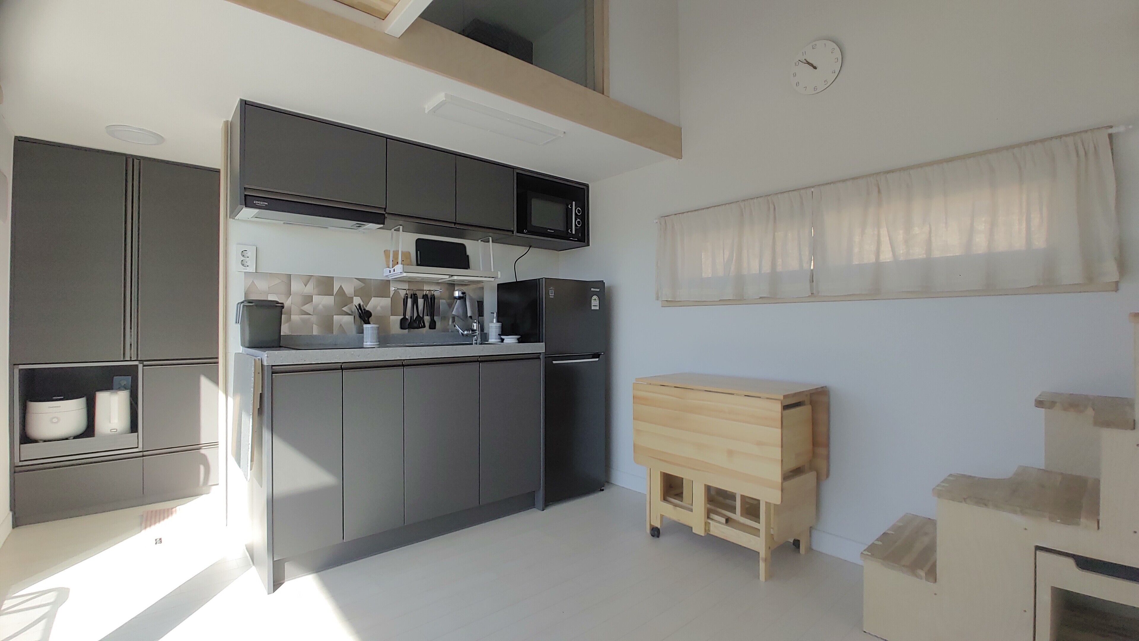 TV connectée de 43 pouces avec chaînes numériques, télévision, Netflix