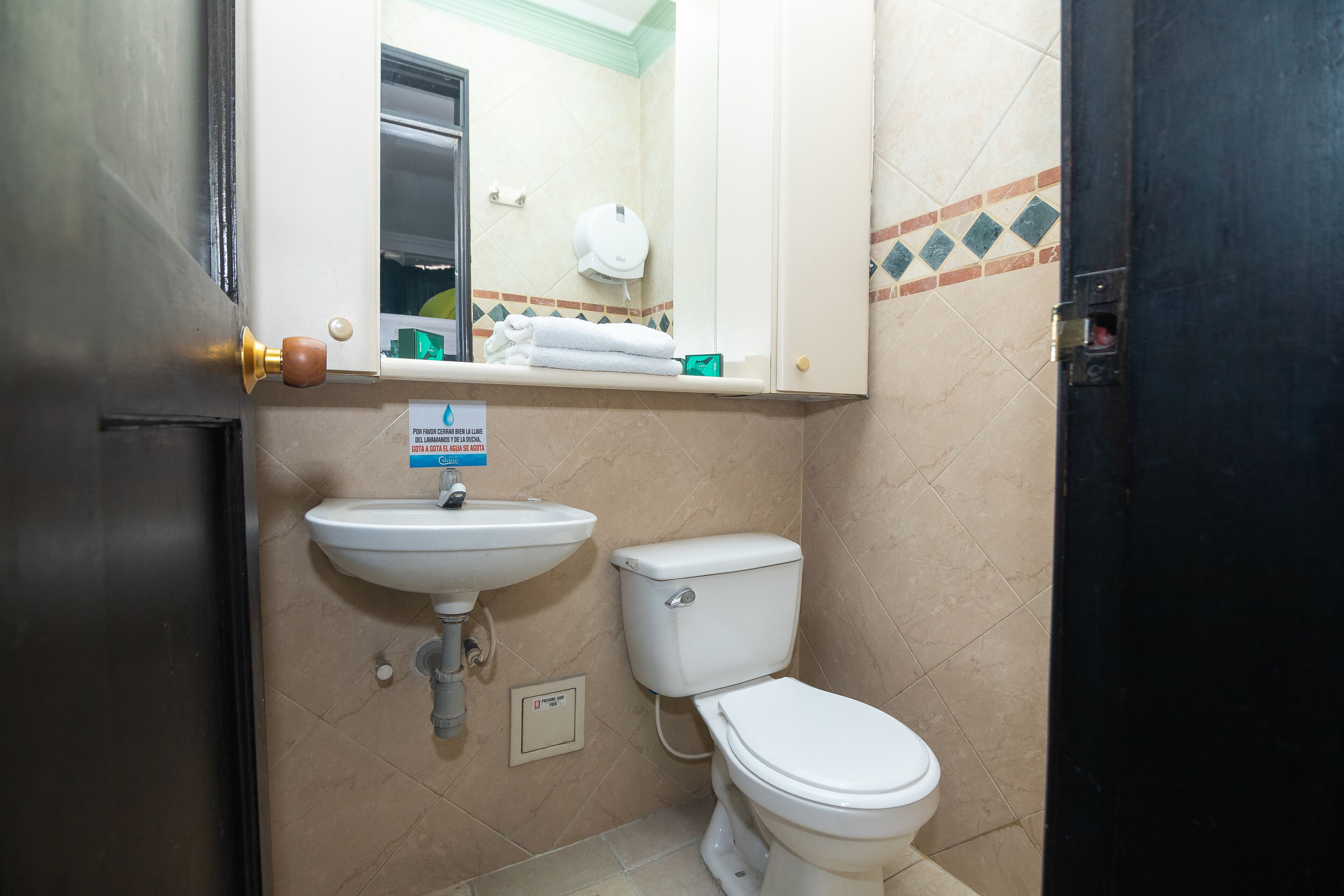 shower, free toiletries