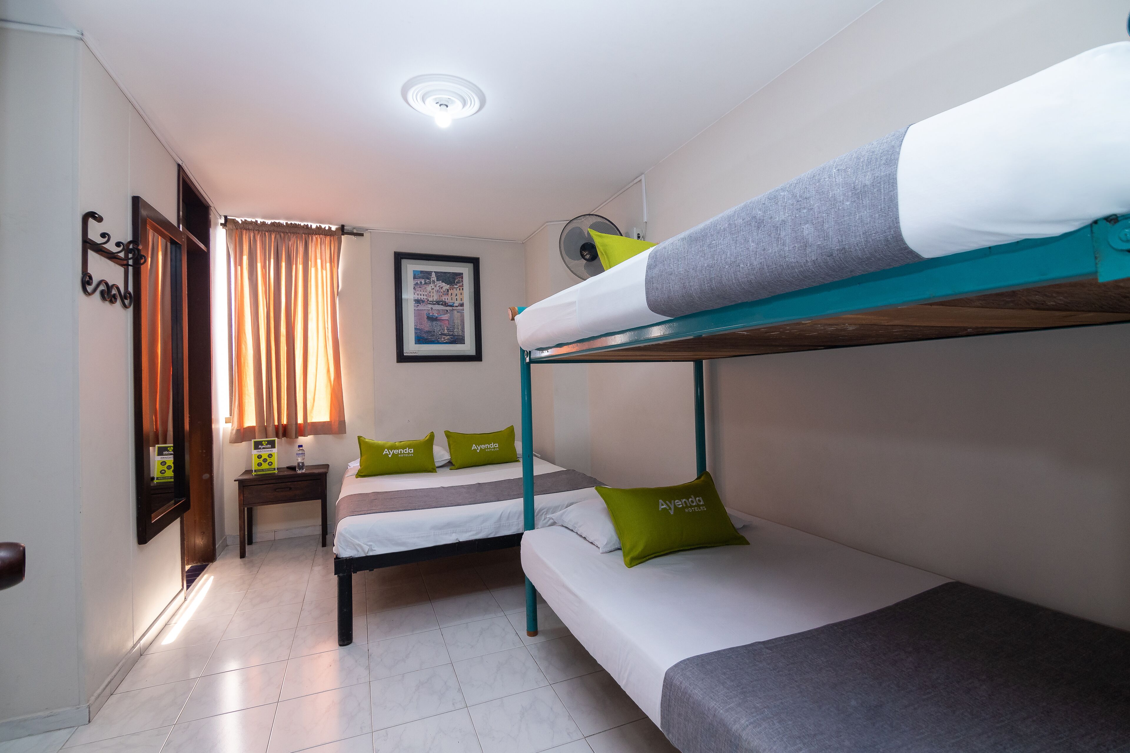 standard quadruple room | free wifi, bed sheets