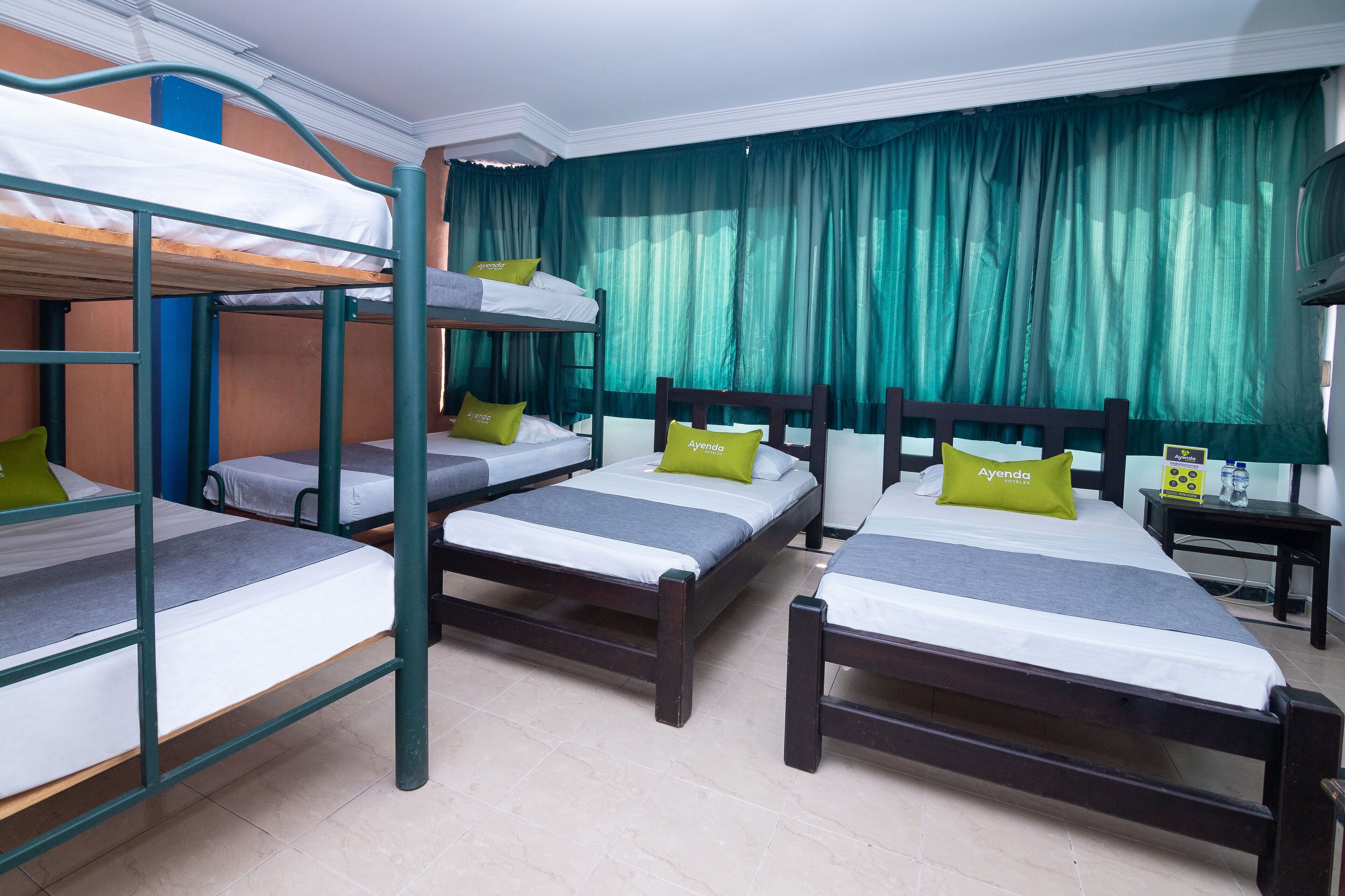 family room | free wifi, bed sheets