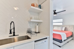1 bedroom, iron/ironing board, WiFi, bed sheets - Ocean Front King Suite! #116 (New Smyrna Beach)