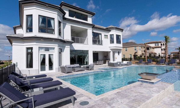 Beheizter Pool