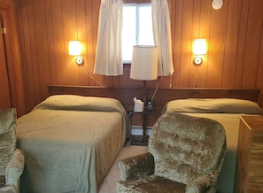1 bedroom, bed sheets