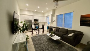 智能电视、立体声音响