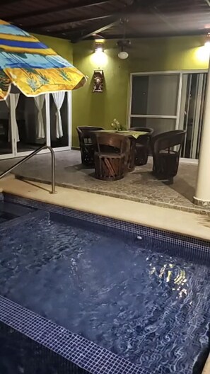 Utomhuspool