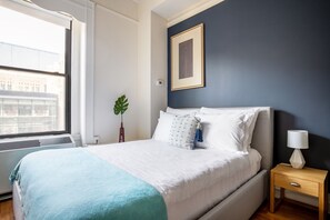 Iron/ironing board, WiFi, bed sheets - Crisp Downtown Studio w/ W/D, Doorman, nr. Green Line, by Blueground (Boston)