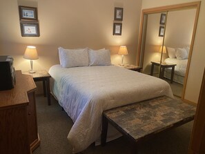 3 makuuhuonetta, silitysrauta/-lauta, vauvan matkasänky, ilmainen Wi-Fi