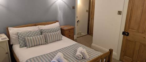 2 chambres, bureau, Wi-Fi gratuit, draps fournis