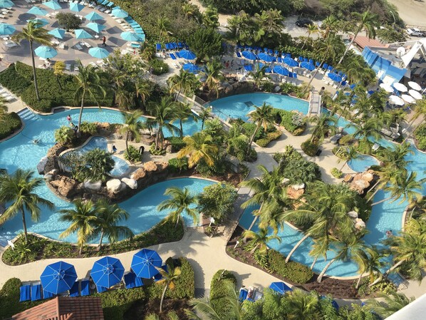 Outdoor pool - Studio with kitchenette, private balcony (Noord)