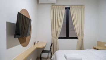 Habitación doble | Escritorio, espacio para trabajar con laptop y wifi gratis
