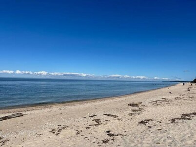 Modern Farmhouse Retreat North Fork Wine Country