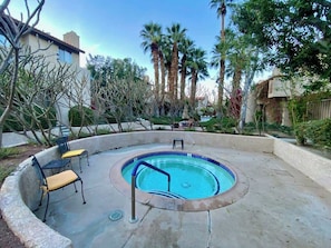 Beheizter Pool