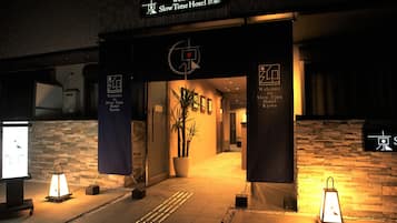 Mặt tiền nơi lưu trú