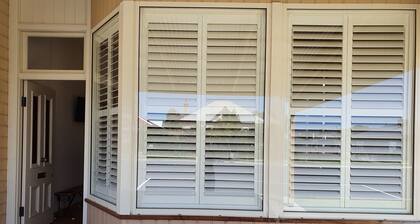 COSY ACCOMMODATION located in the main street CENTRAL to shops and CAFES