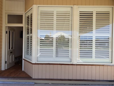 COSY ACCOMMODATION  located in the main street CENTRAL to shops and CAFES