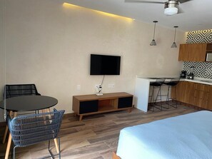 1 bedroom, desk, iron/ironing board, free WiFi