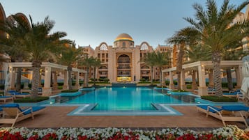 2 outdoor pools