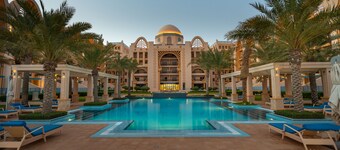 GLOBALSTAY. Private Pool Villas and Townhomes